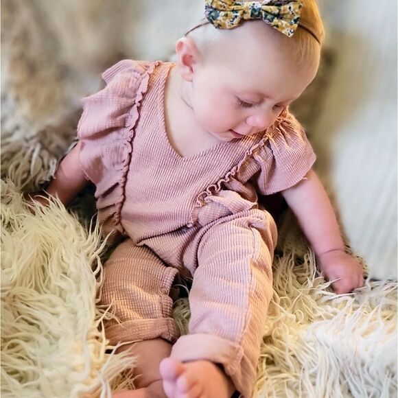 NWT SAYOO Dusty Rose Ruffle V-Neck Romper - Picture 1 of 8